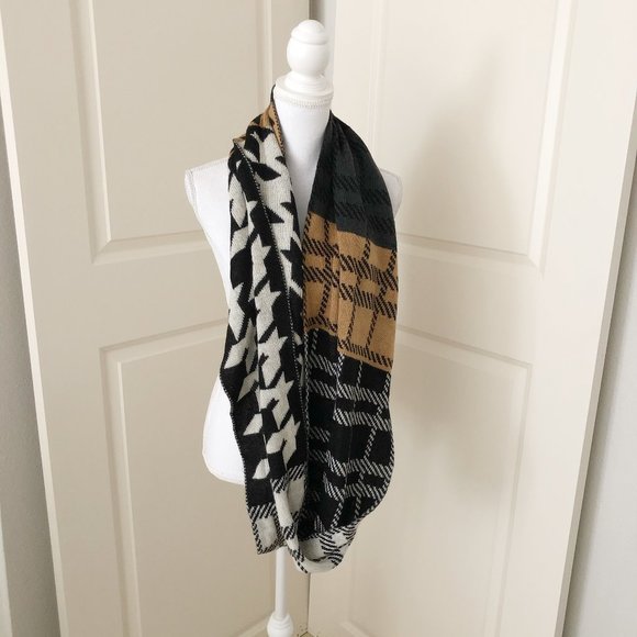 Steve Madden Accessories - STEVE MADDEN Checkered Herringbone Scarf